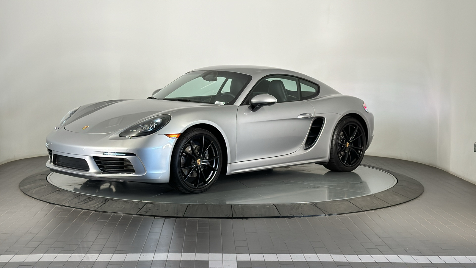 2024 Porsche 718 Cayman  1