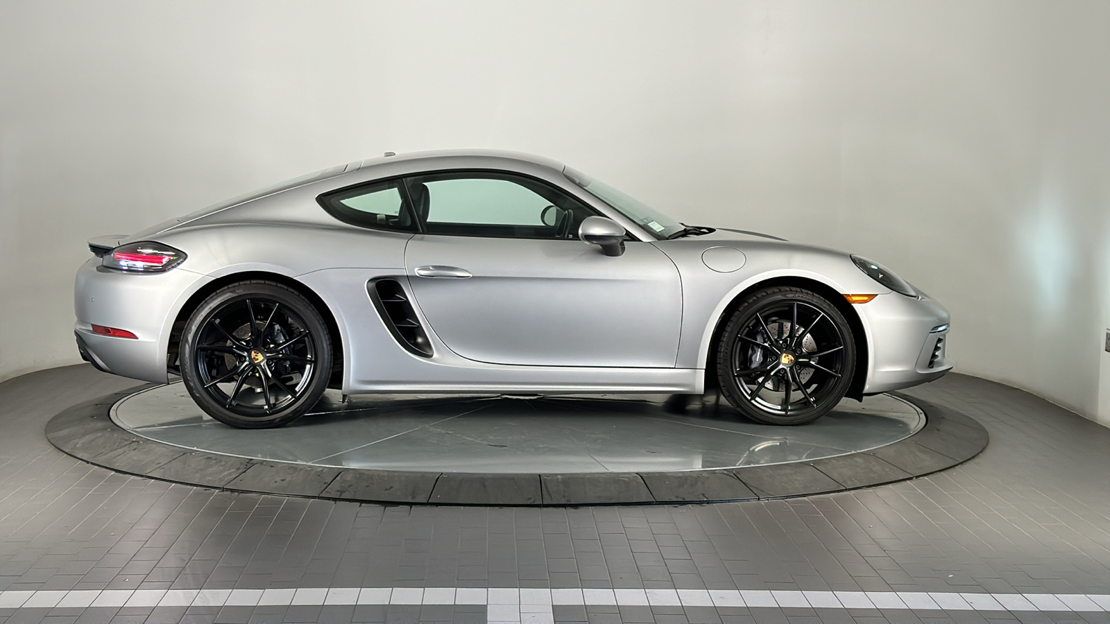 2024 Porsche 718 Cayman  6