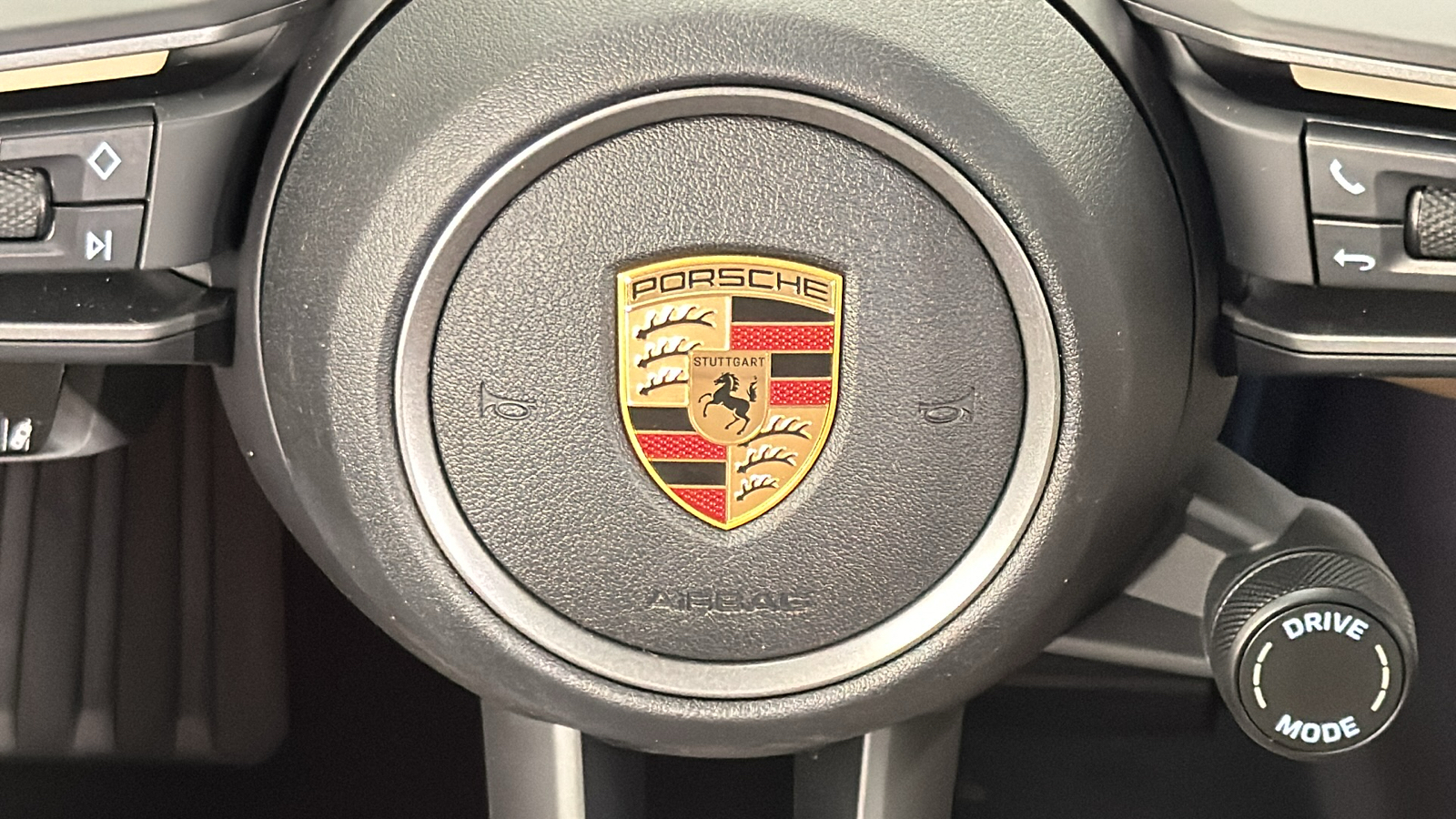 2025 Porsche Taycan  16