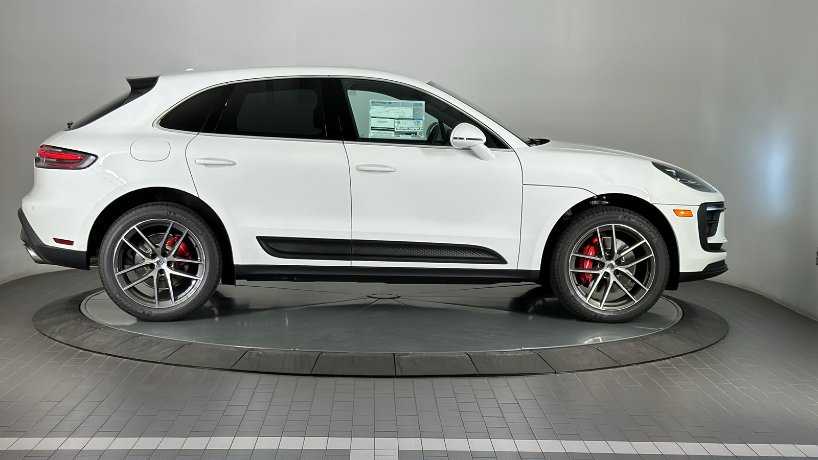 2024 Porsche Macan S 6