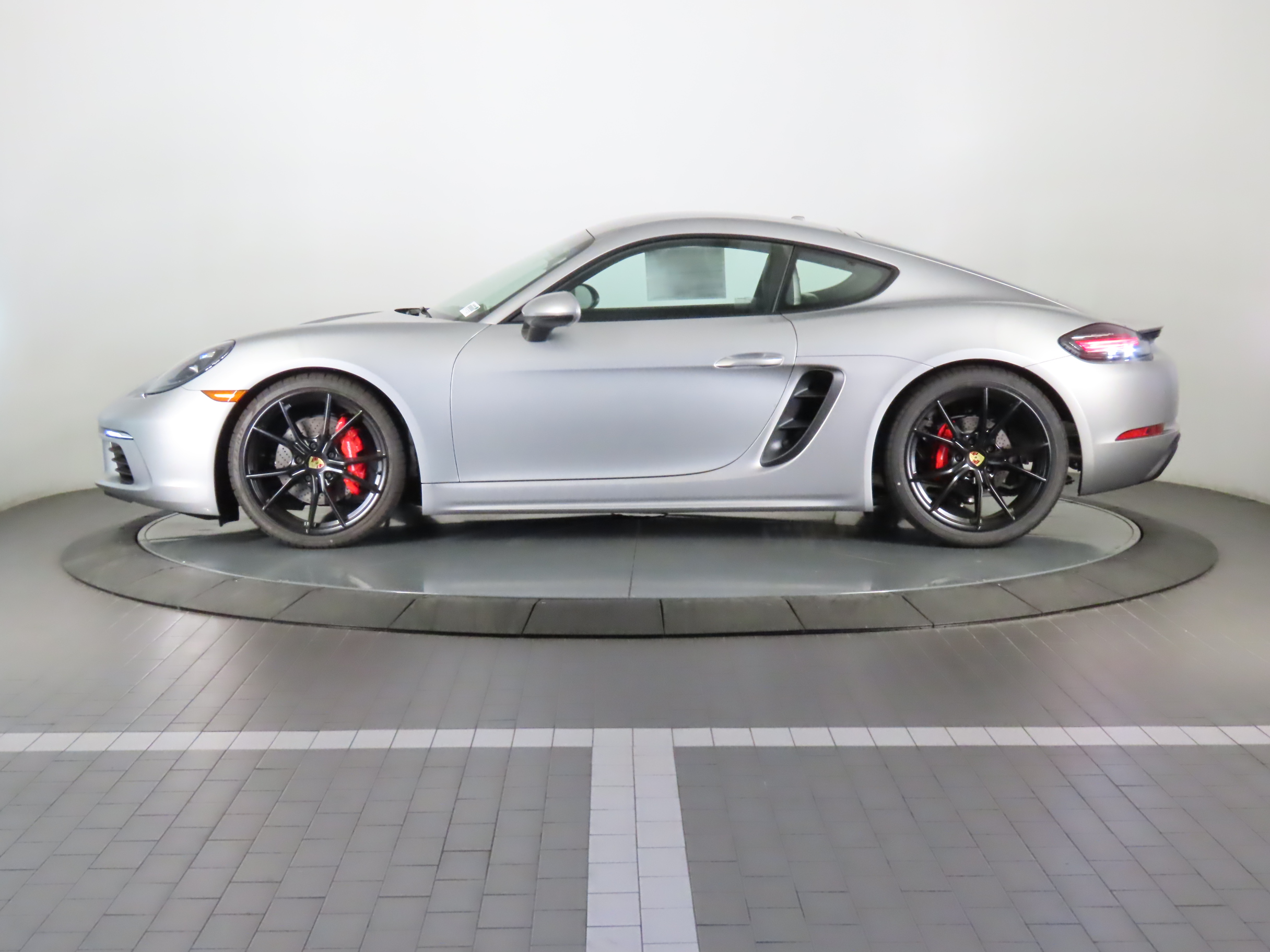 2024 Porsche 718 Cayman S 2