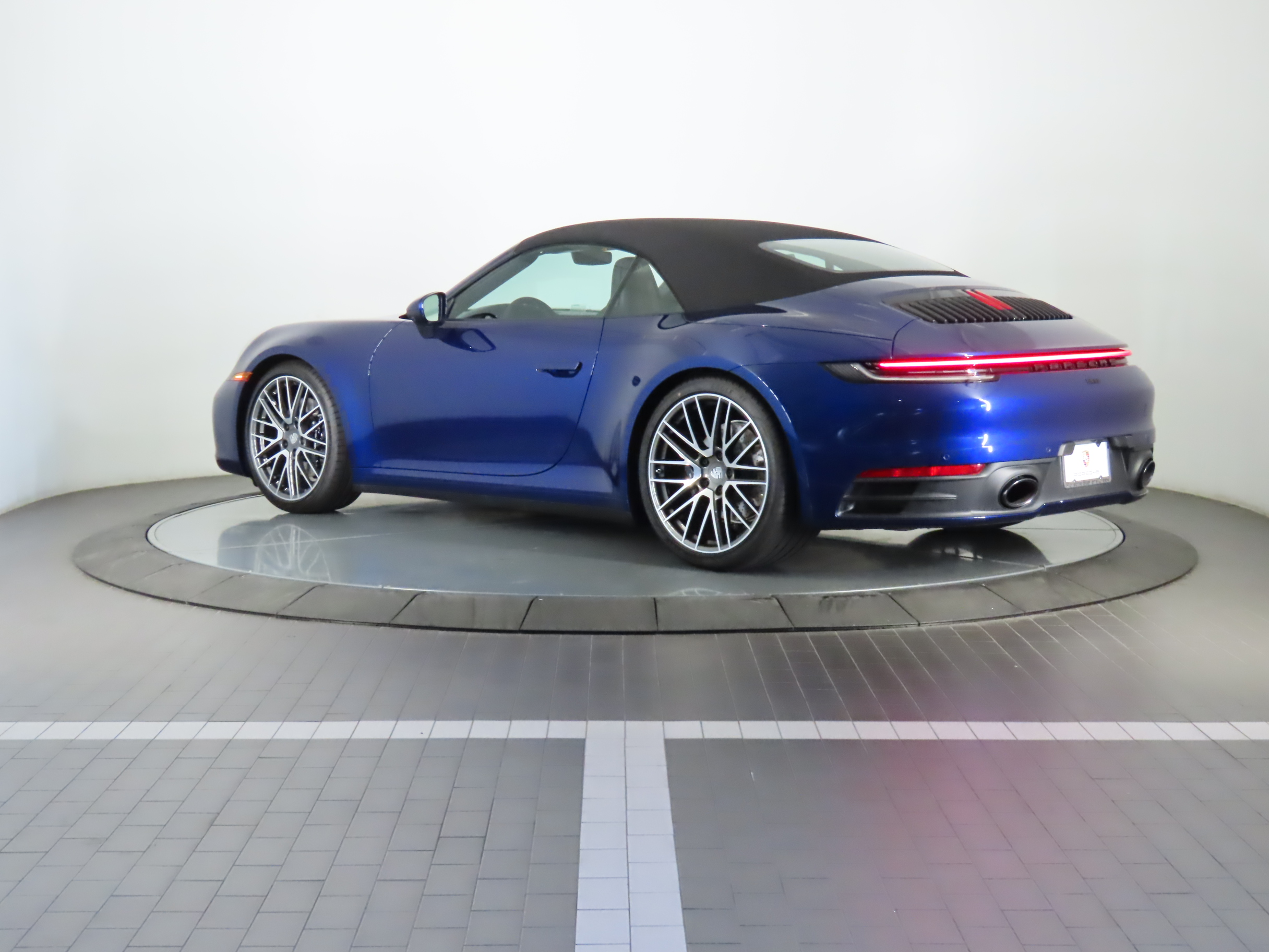 2024 Porsche 911 Carrera S 3