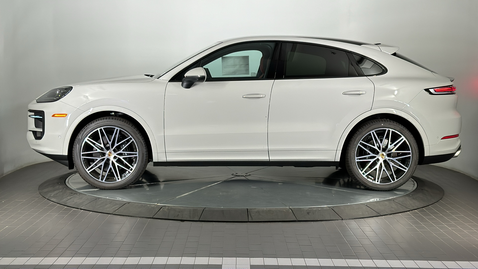 2024 Porsche Cayenne Coupe  2