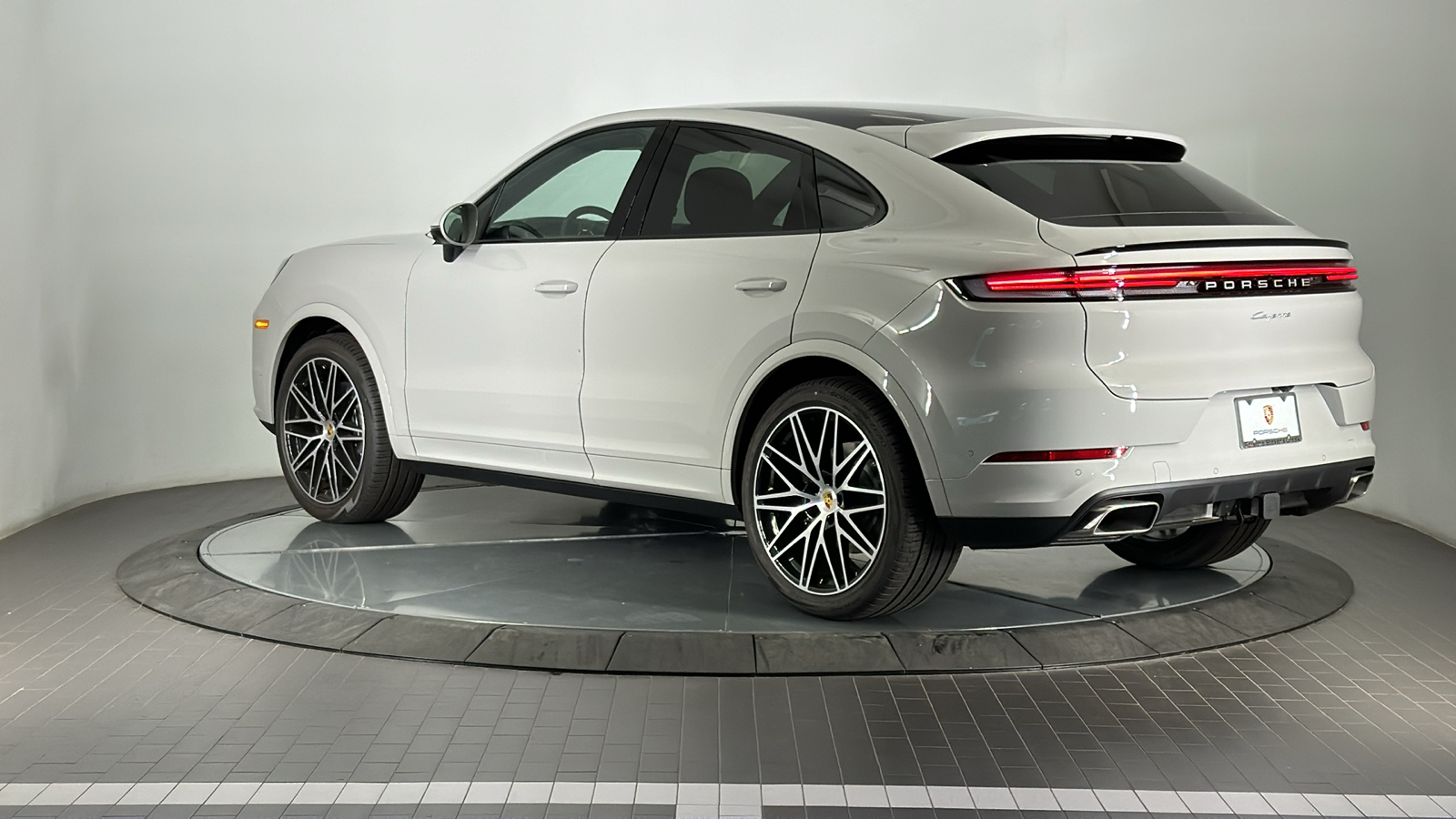 2024 Porsche Cayenne Coupe  3