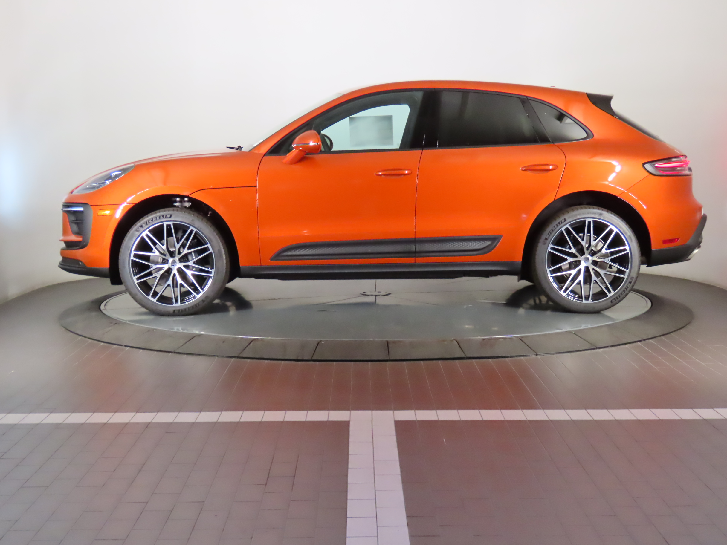 2025 Porsche Macan  2