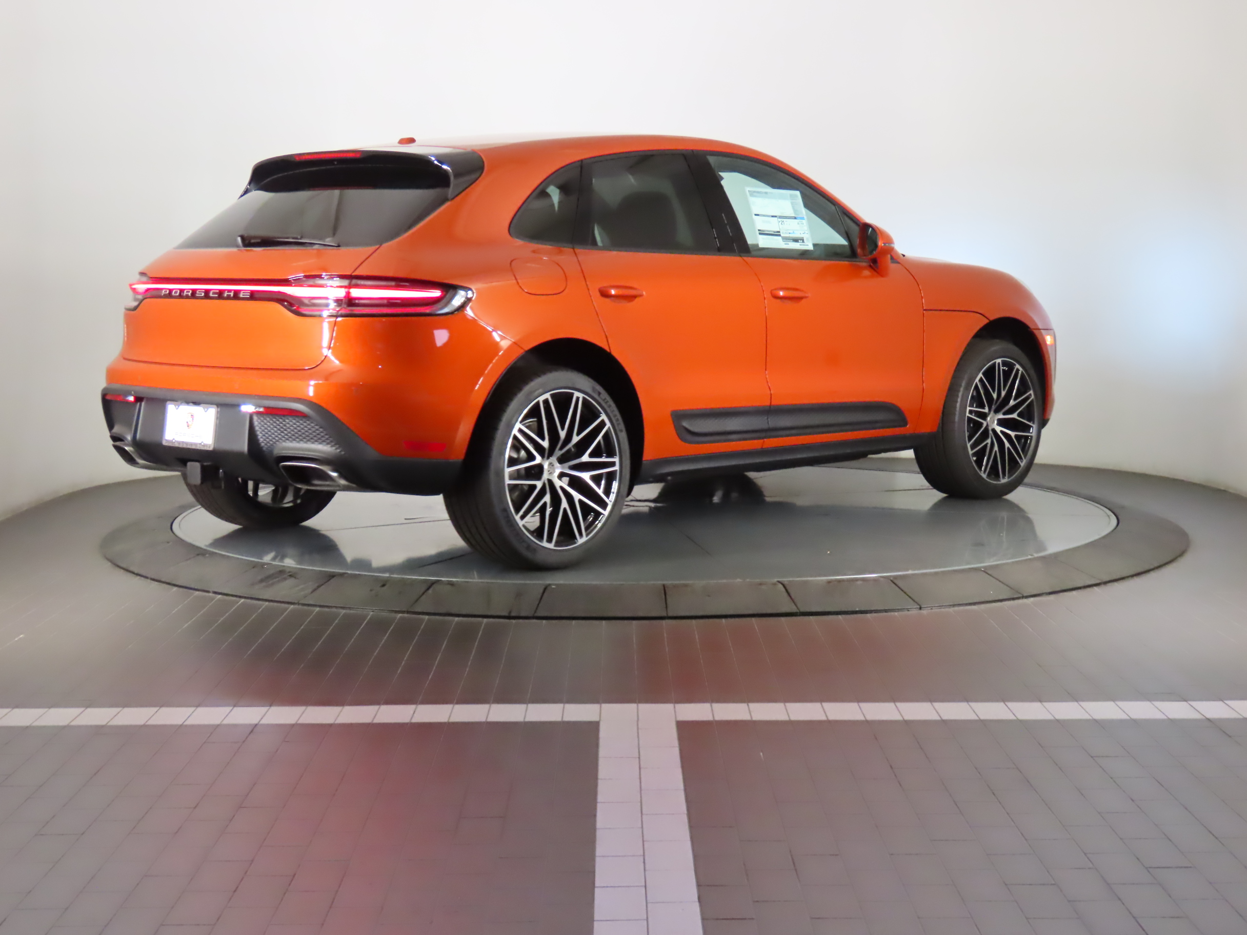 2025 Porsche Macan  5