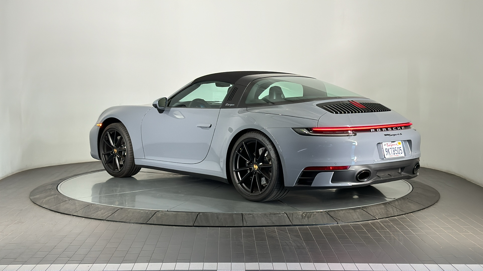 2024 Porsche 911 Targa 4S 3