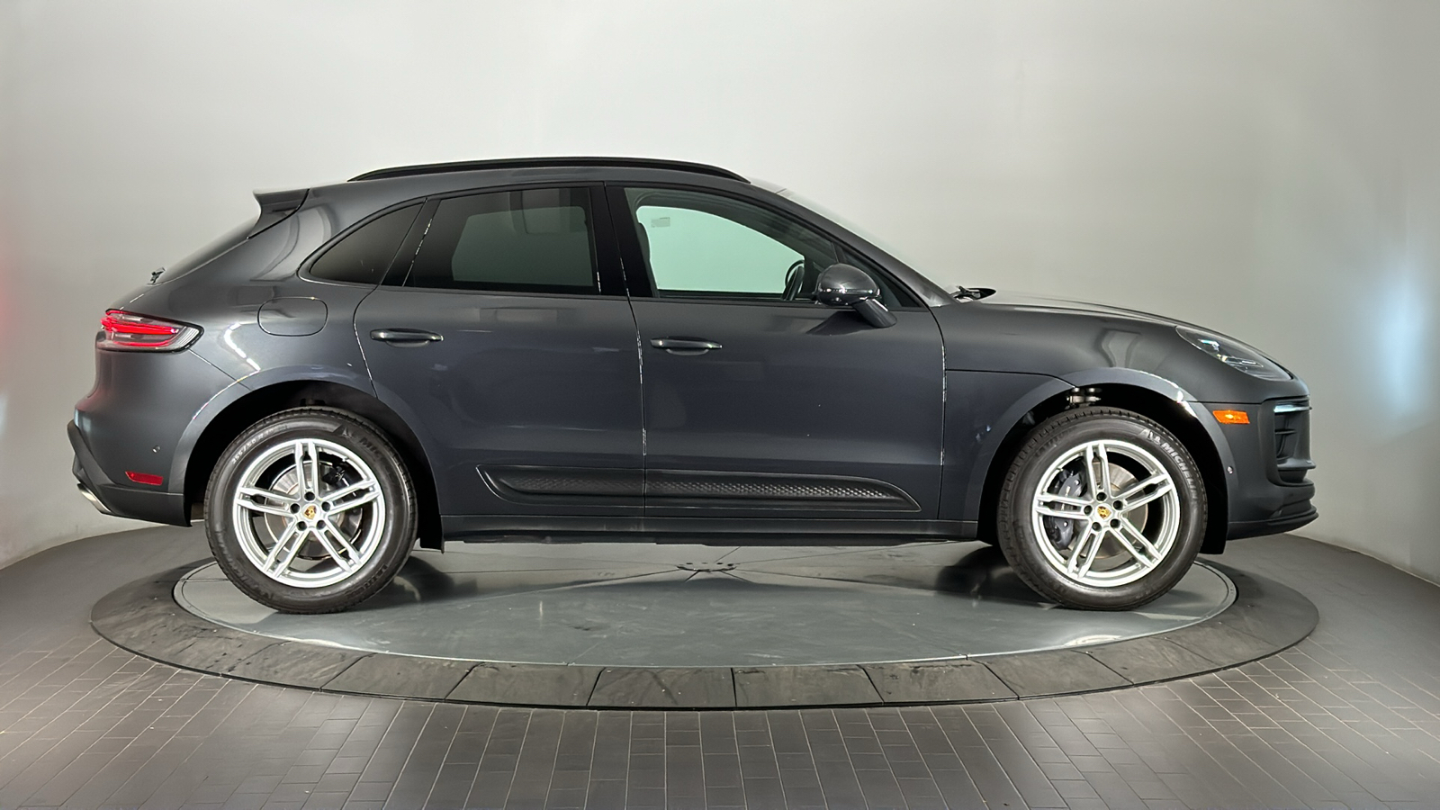 2022 Porsche Macan  6