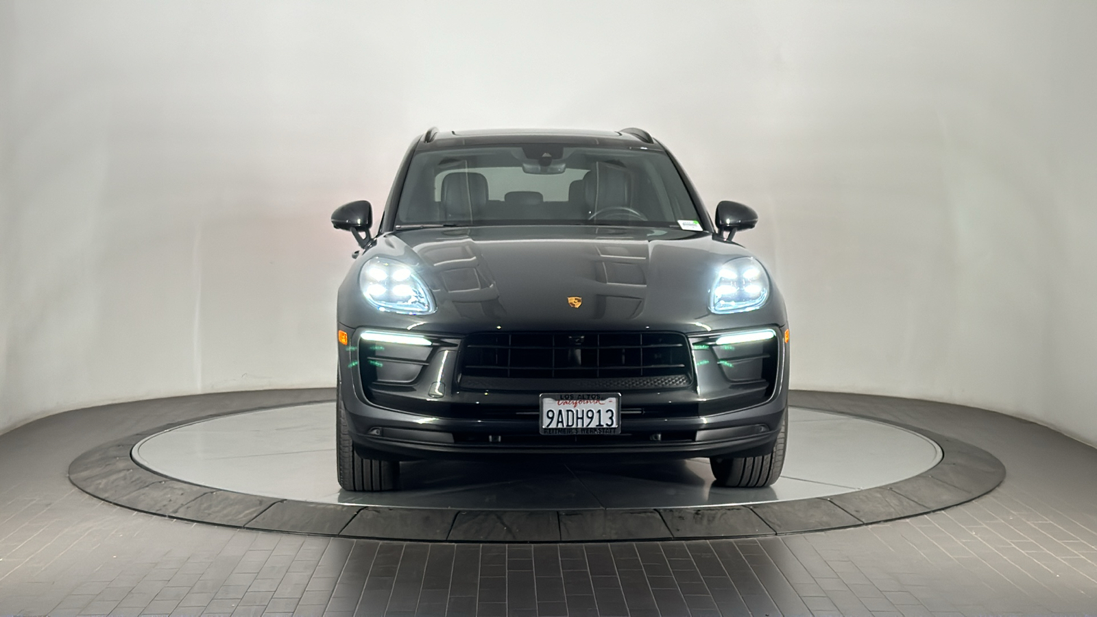 2022 Porsche Macan  8