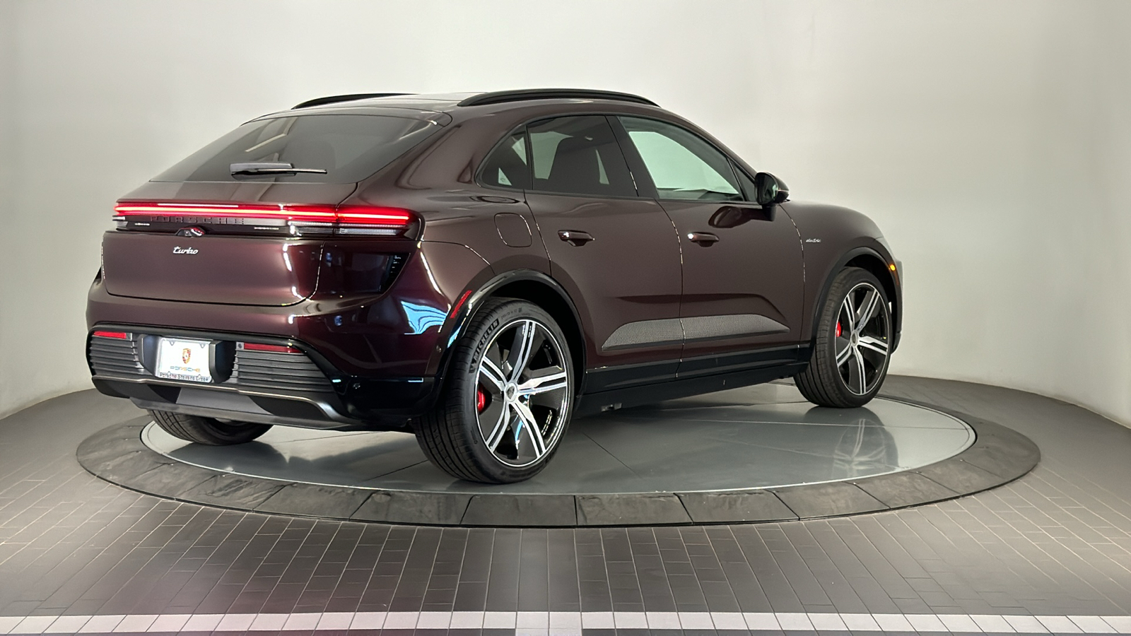 2024 Porsche Macan Electric Turbo 5