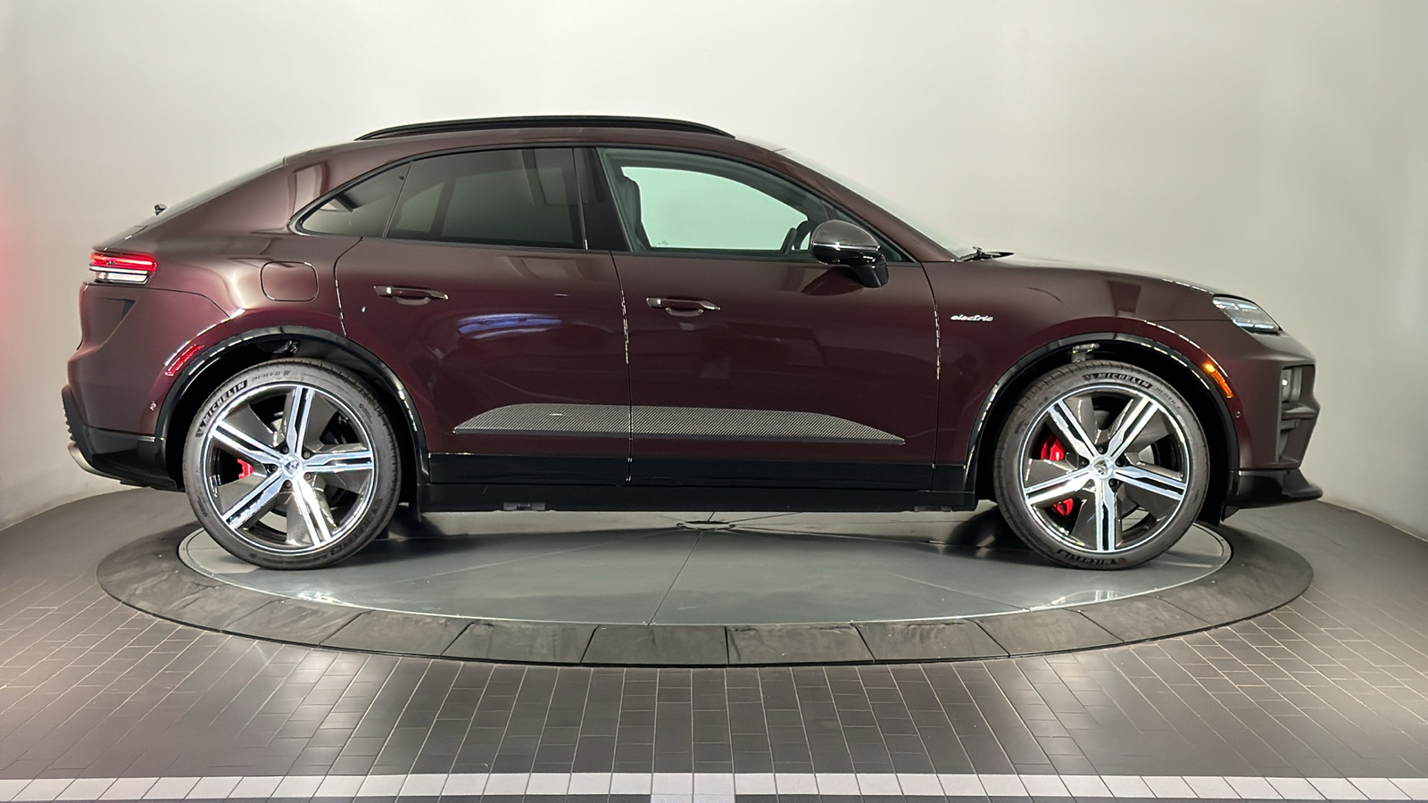 2024 Porsche Macan Electric Turbo 6