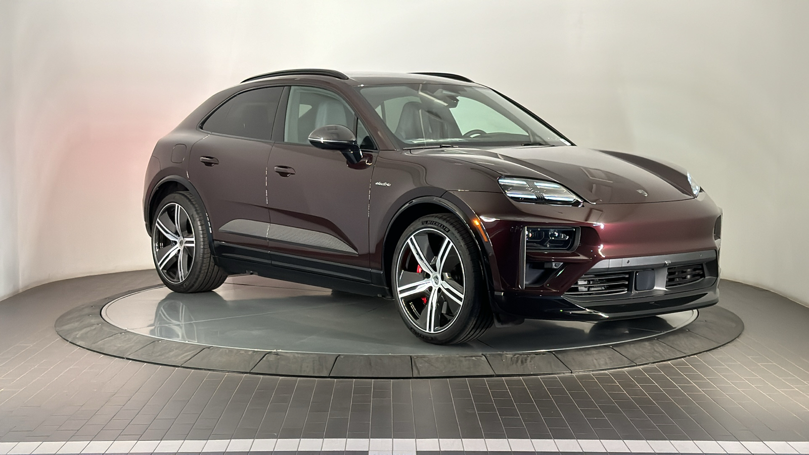 2024 Porsche Macan Electric Turbo 7