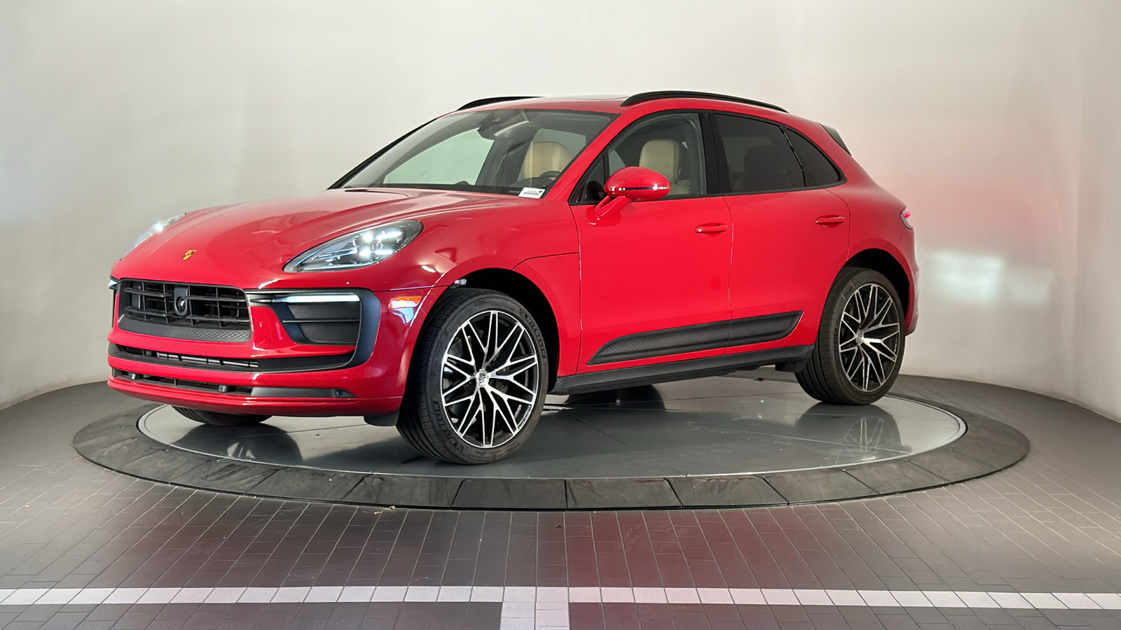 2023 Porsche Macan  1