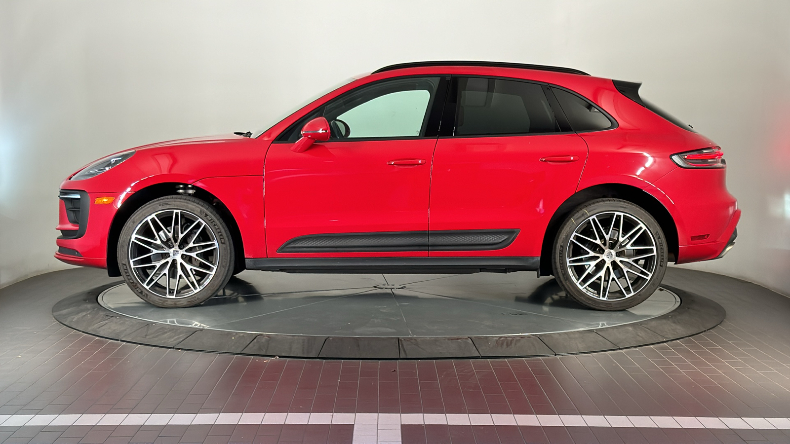 2023 Porsche Macan  2