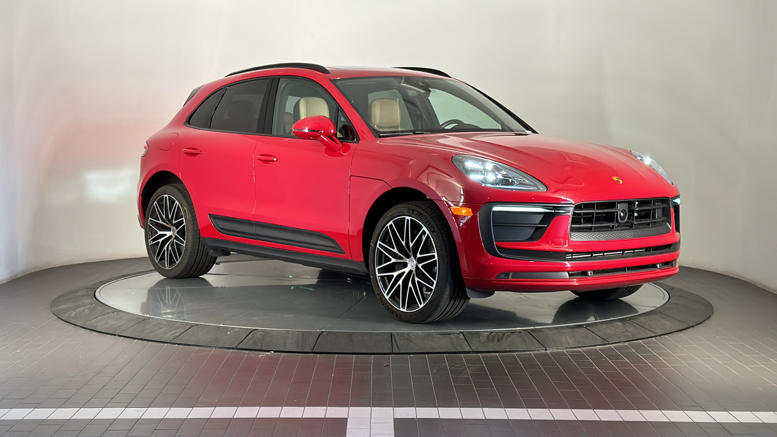 2023 Porsche Macan  7