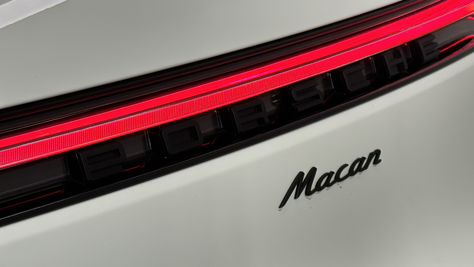 2023 Porsche Macan  9