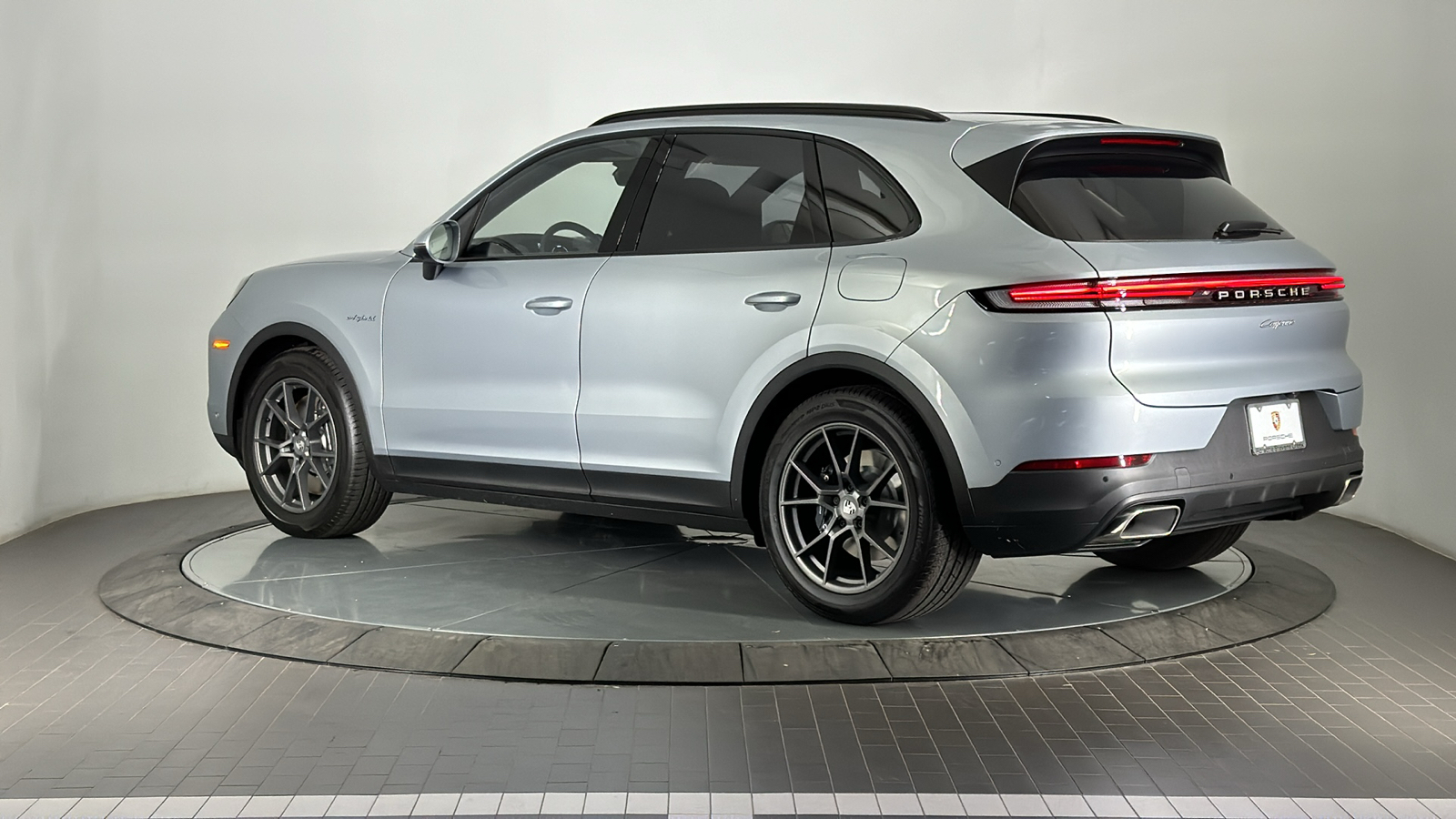 2025 Porsche Cayenne E-Hybrid  3