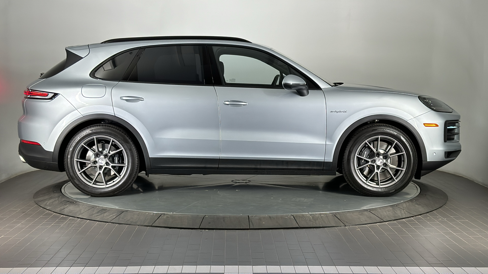 2025 Porsche Cayenne E-Hybrid  6