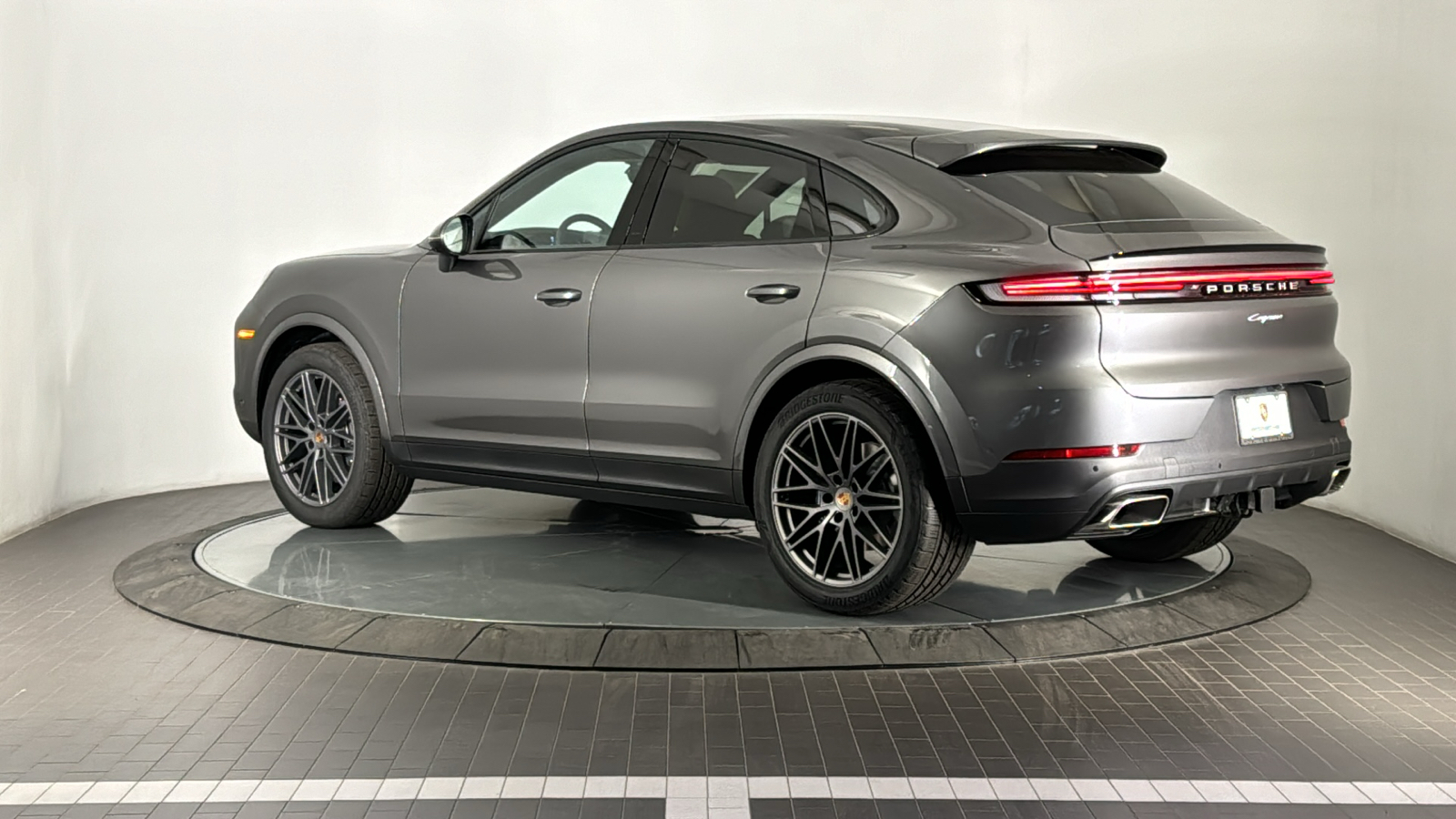 2025 Porsche Cayenne Coupe  3