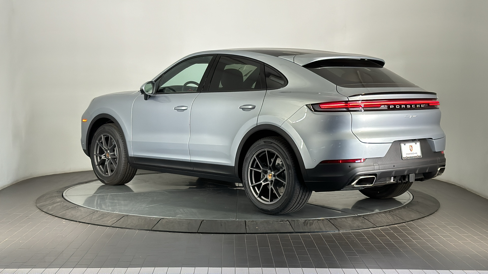 2025 Porsche Cayenne Coupe  3