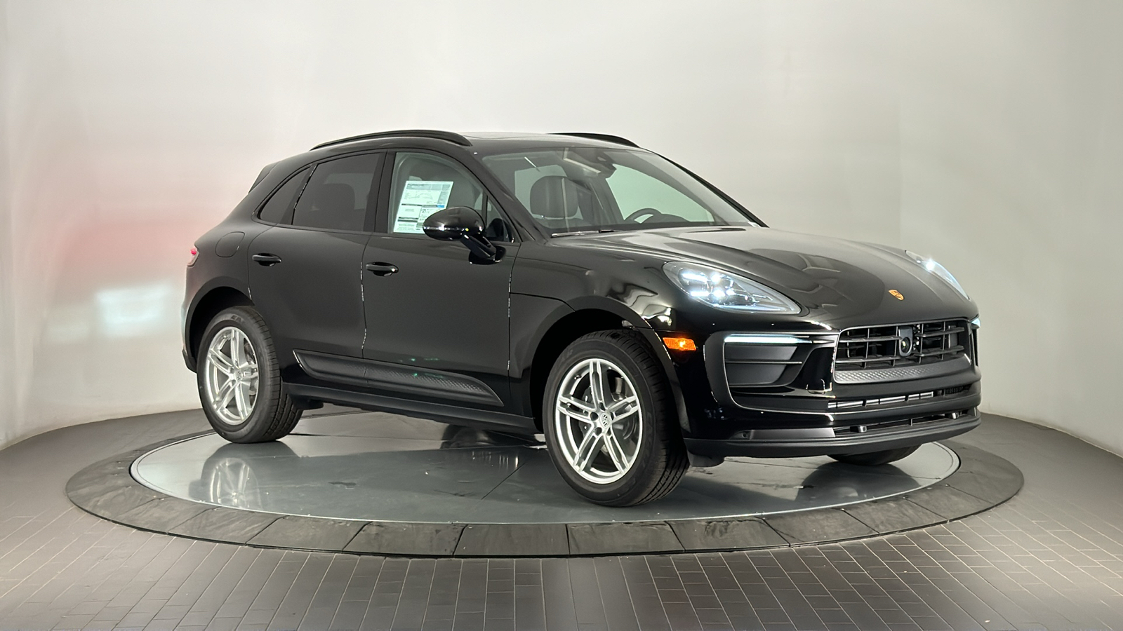 2025 Porsche Macan  7