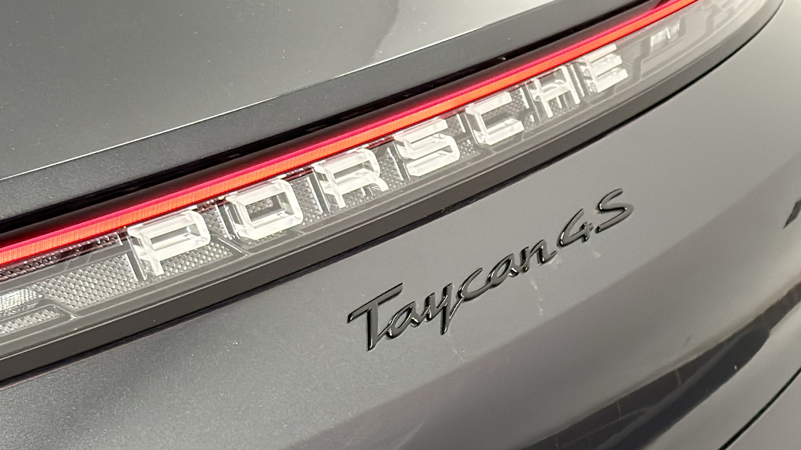 2025 Porsche Taycan 4S 9