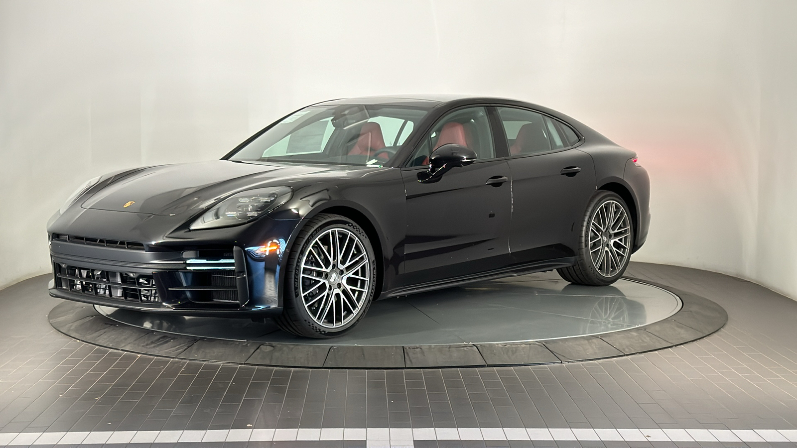 2025 Porsche Panamera  1