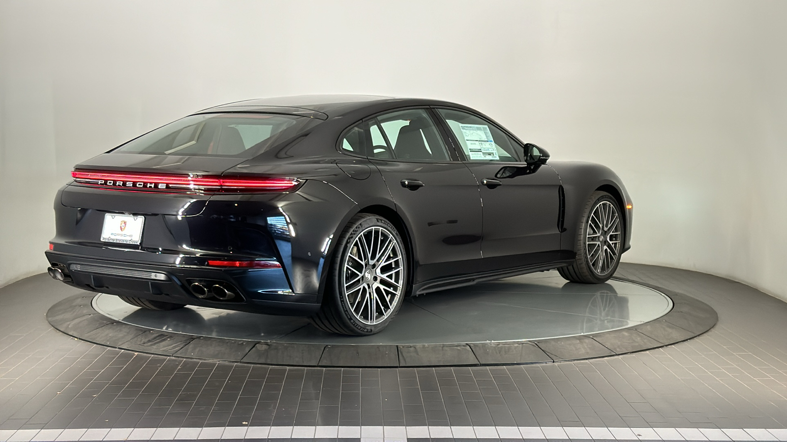 2025 Porsche Panamera  5