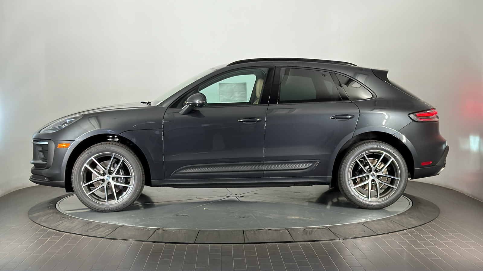 2025 Porsche Macan  2