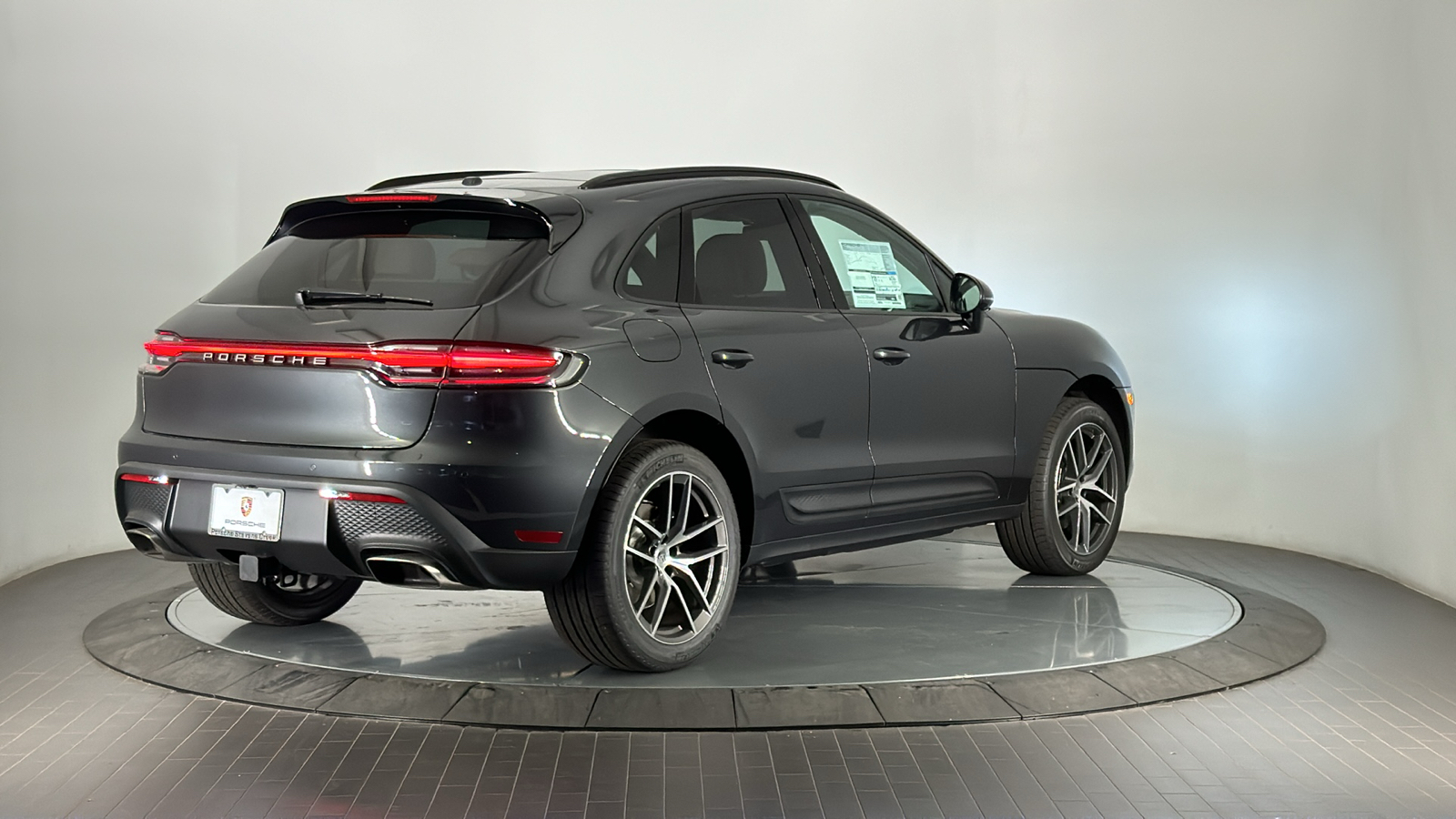 2025 Porsche Macan  5