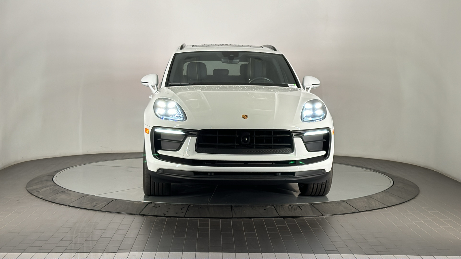 2023 Porsche Macan  8