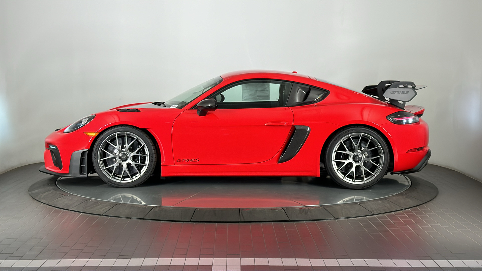 2024 Porsche 718 Cayman GT4 RS 2