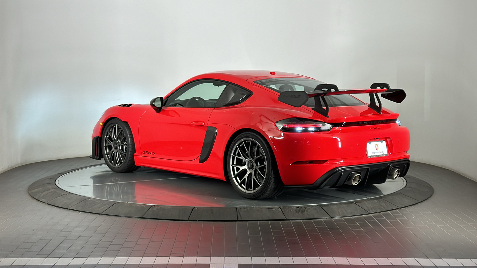 2024 Porsche 718 Cayman GT4 RS 3