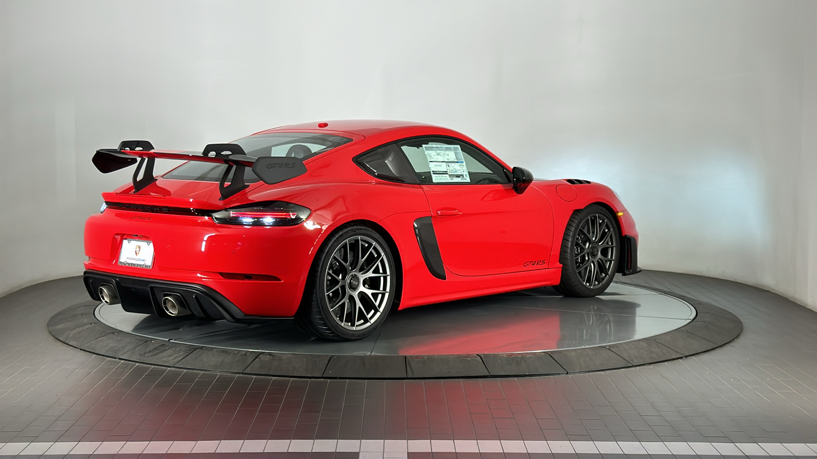 2024 Porsche 718 Cayman GT4 RS 5