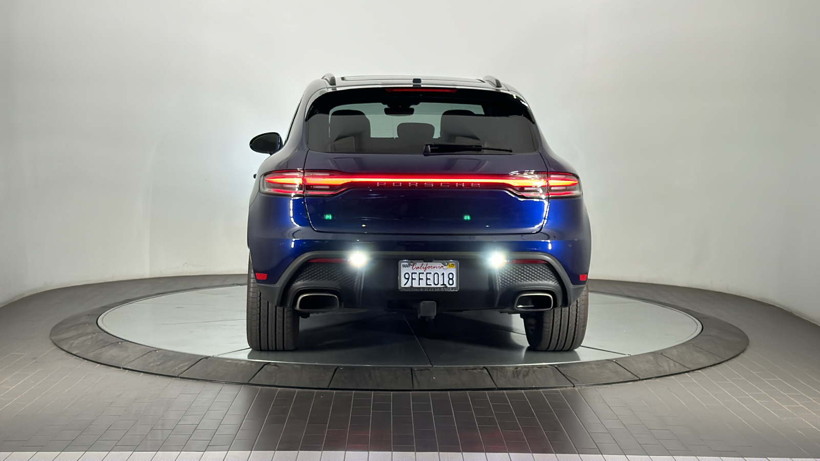 2023 Porsche Macan  4