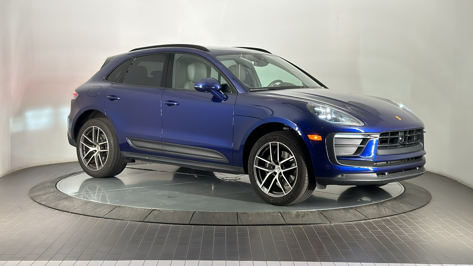 2023 Porsche Macan  7