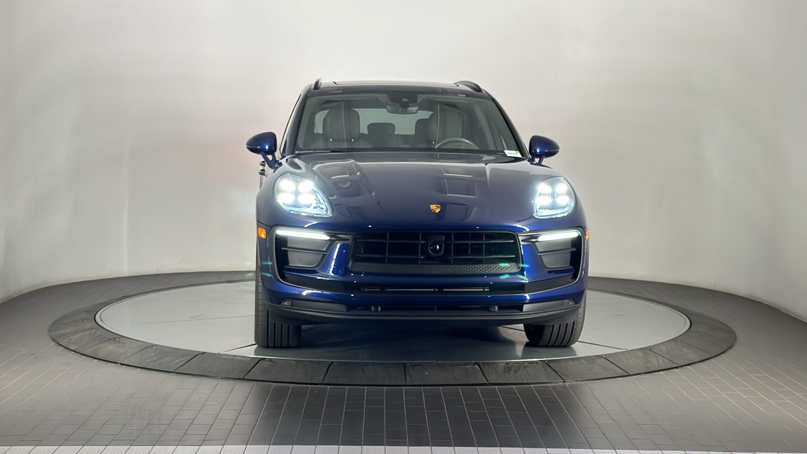 2023 Porsche Macan  8