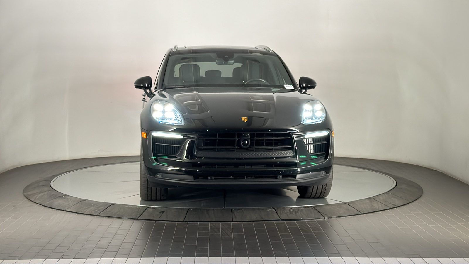 2023 Porsche Macan S 8