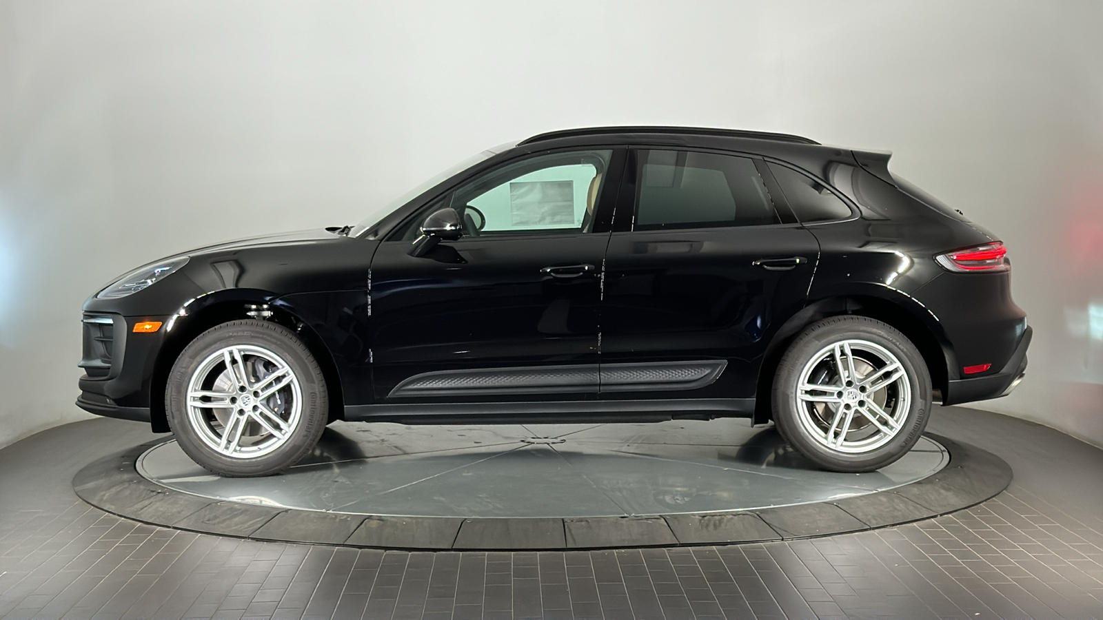 2025 Porsche Macan  2