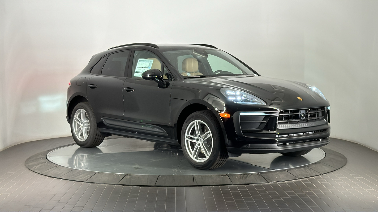 2025 Porsche Macan  7