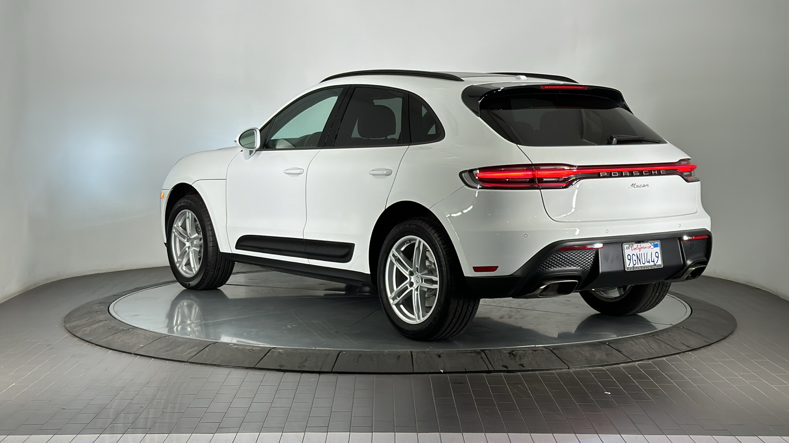 2023 Porsche Macan  3