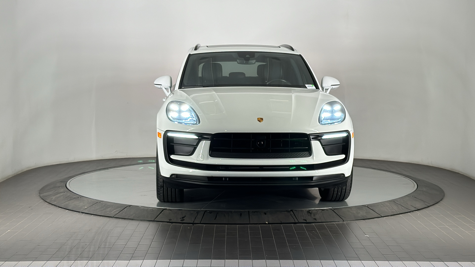 2023 Porsche Macan  8