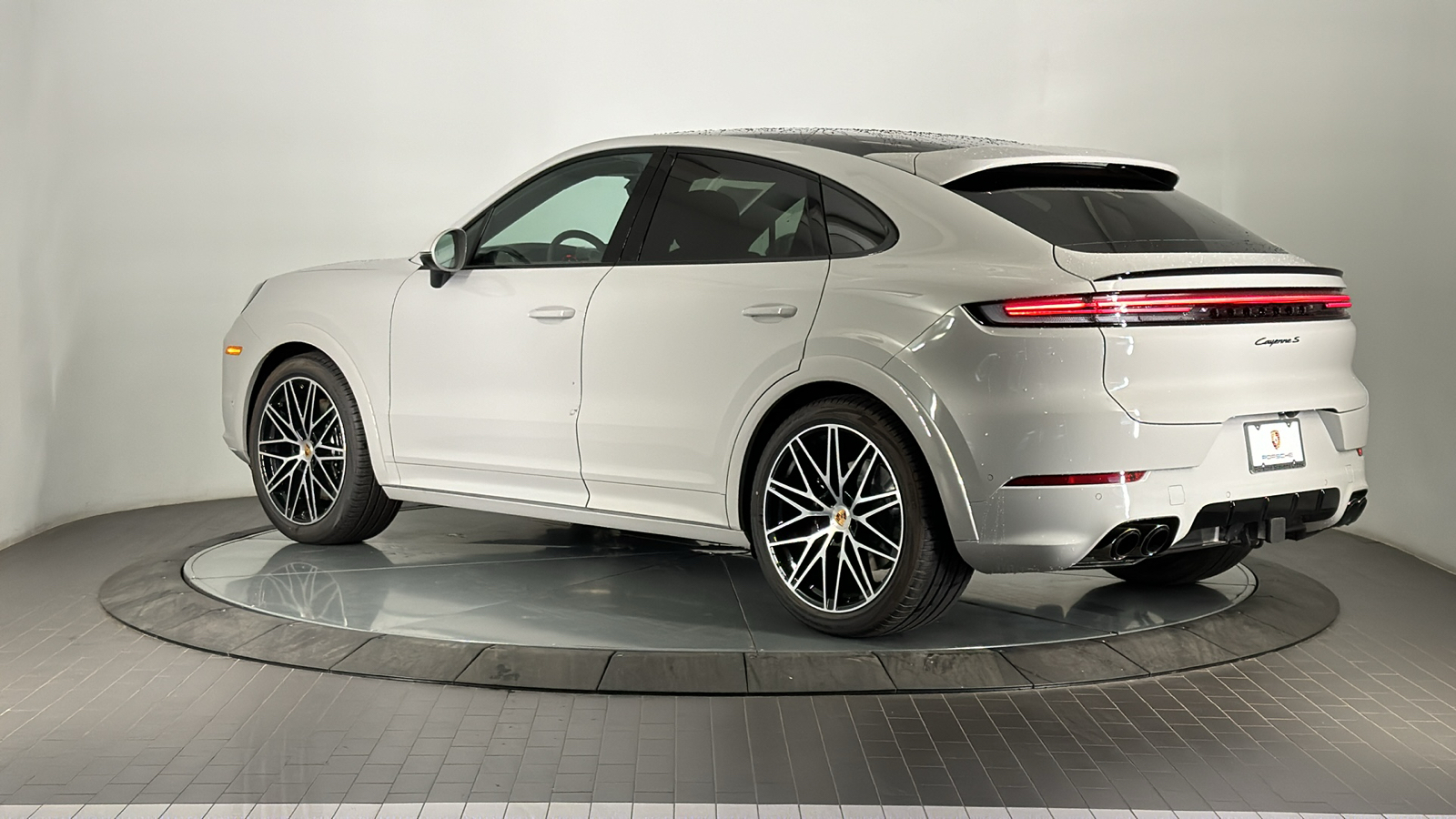 2025 Porsche Cayenne Coupe S 3