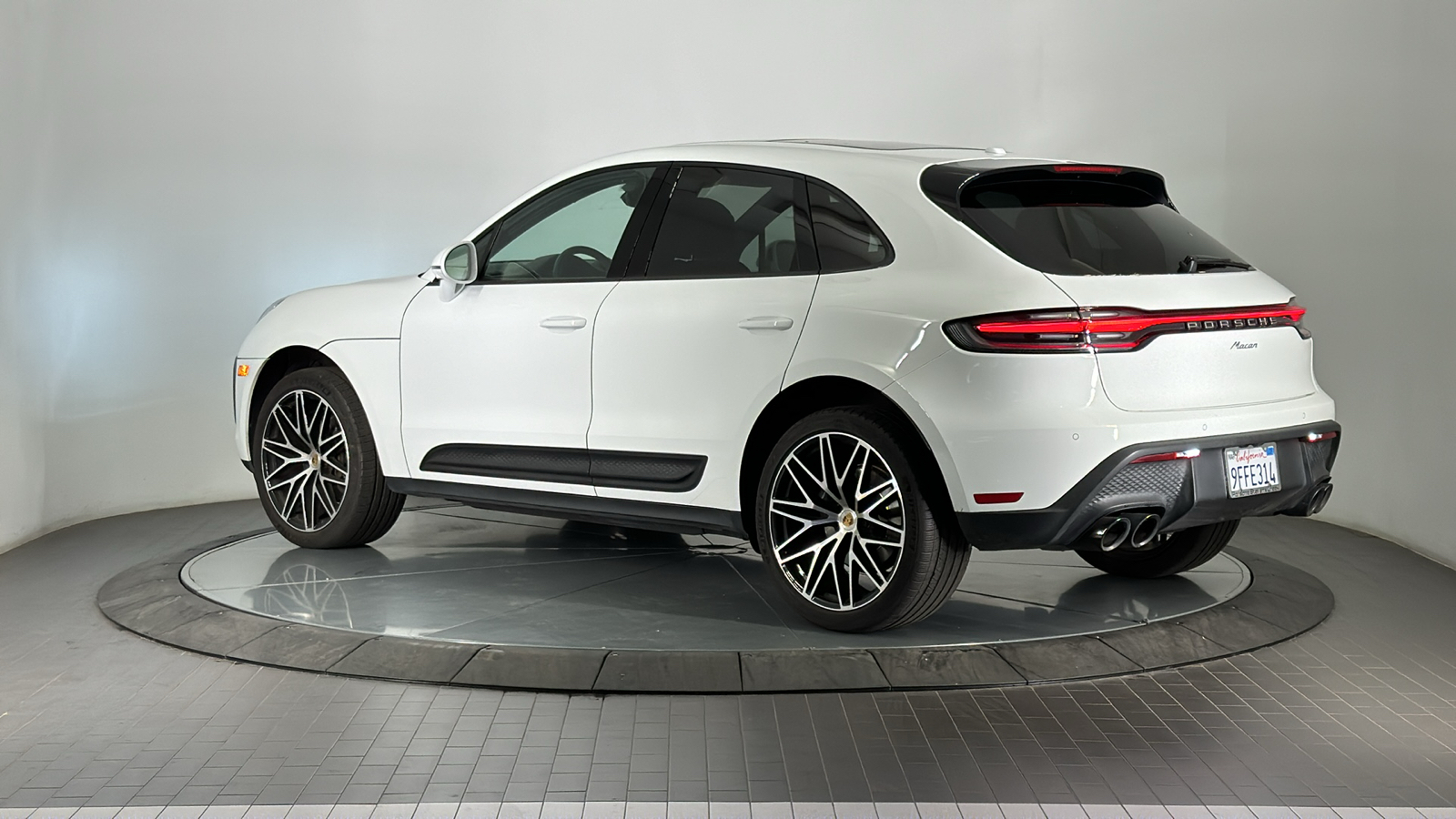 2023 Porsche Macan  3