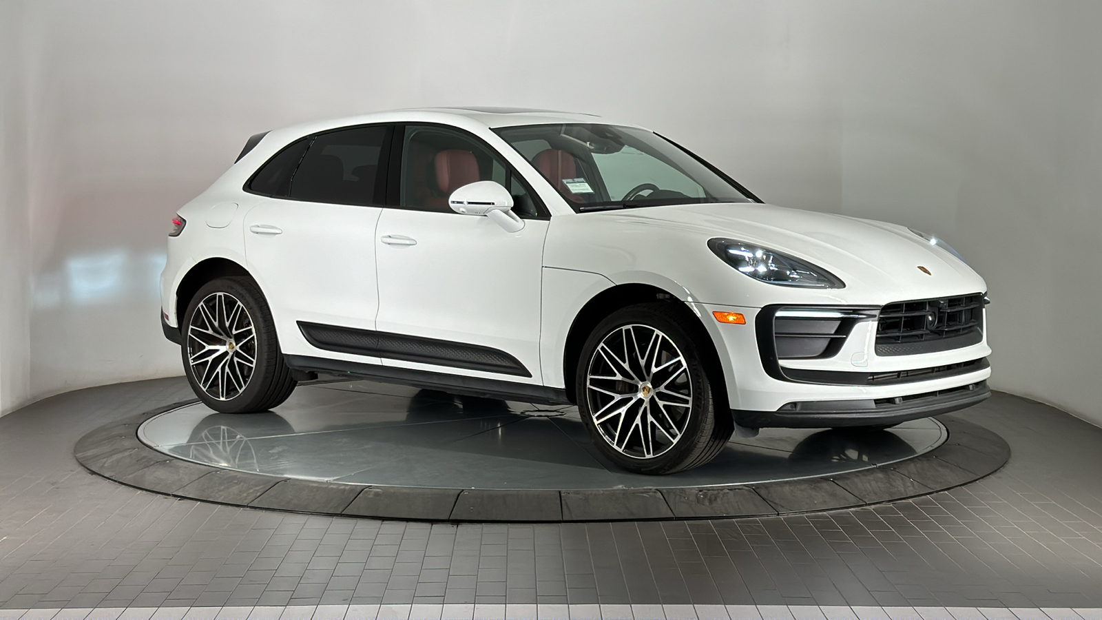 2023 Porsche Macan  7