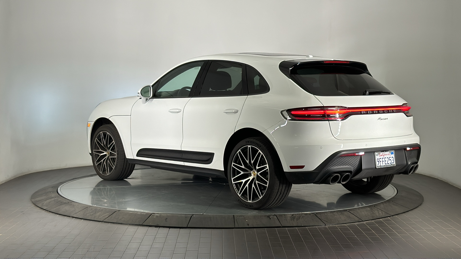 2023 Porsche Macan  3