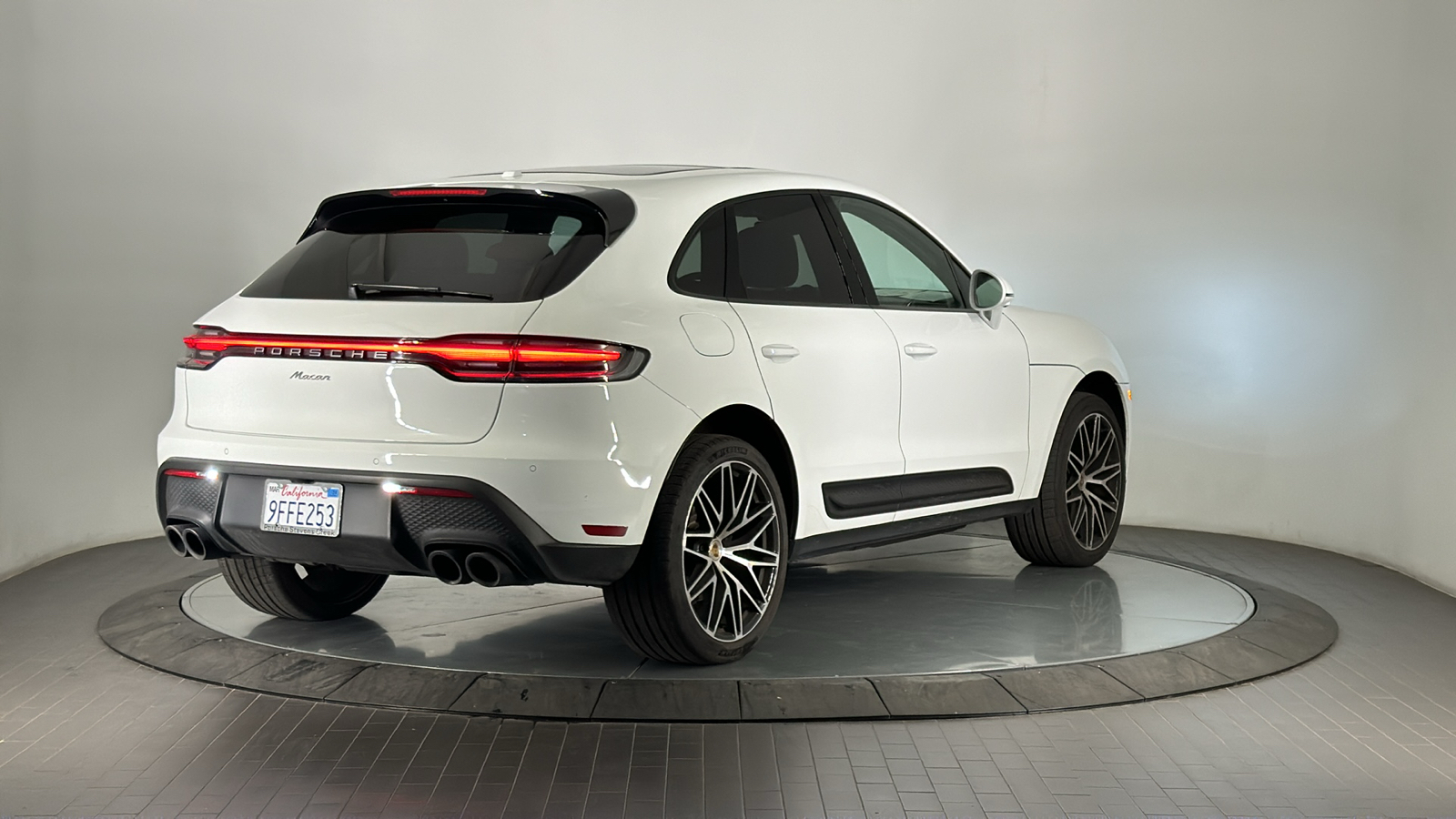 2023 Porsche Macan  5