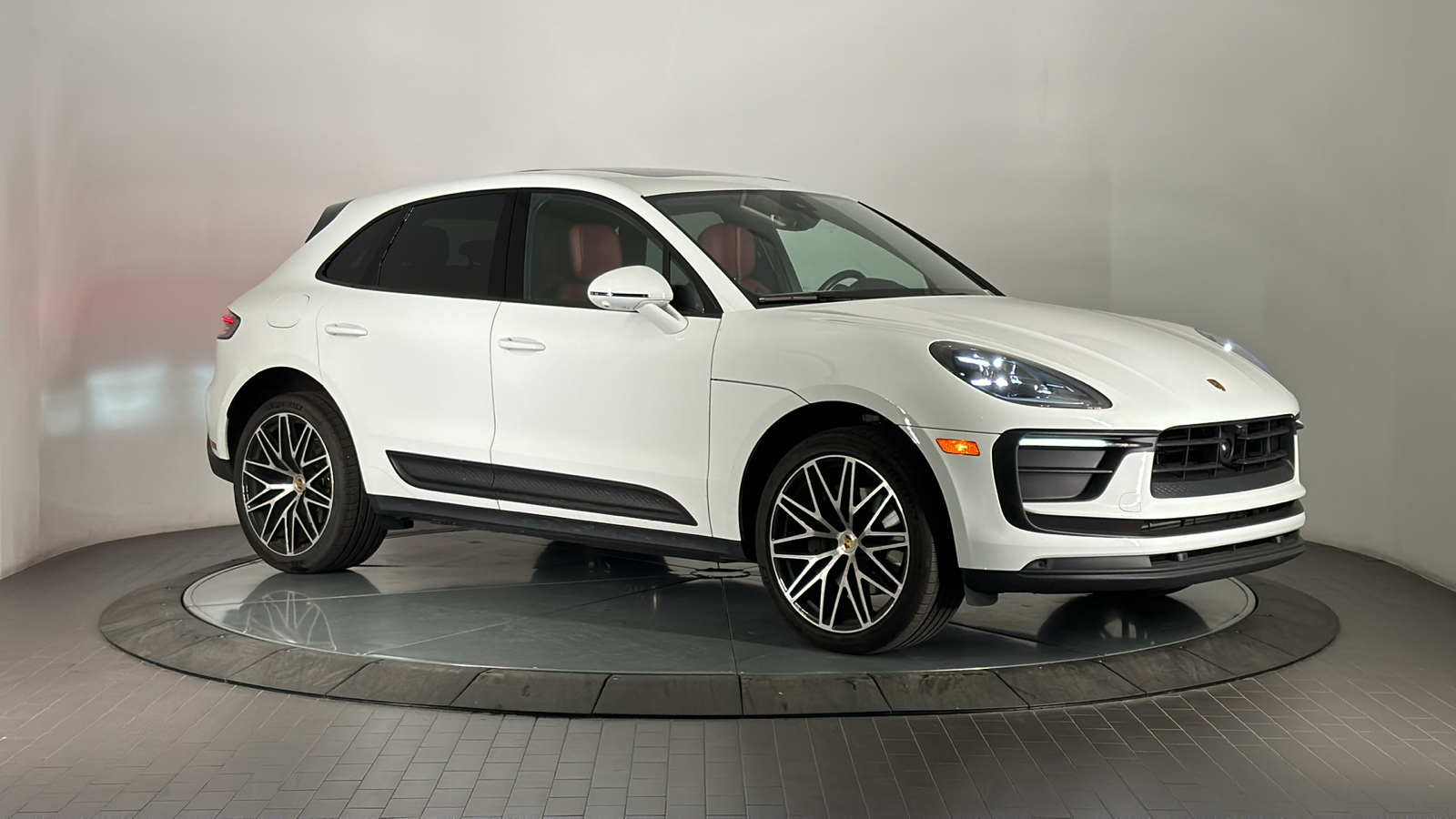 2023 Porsche Macan  7