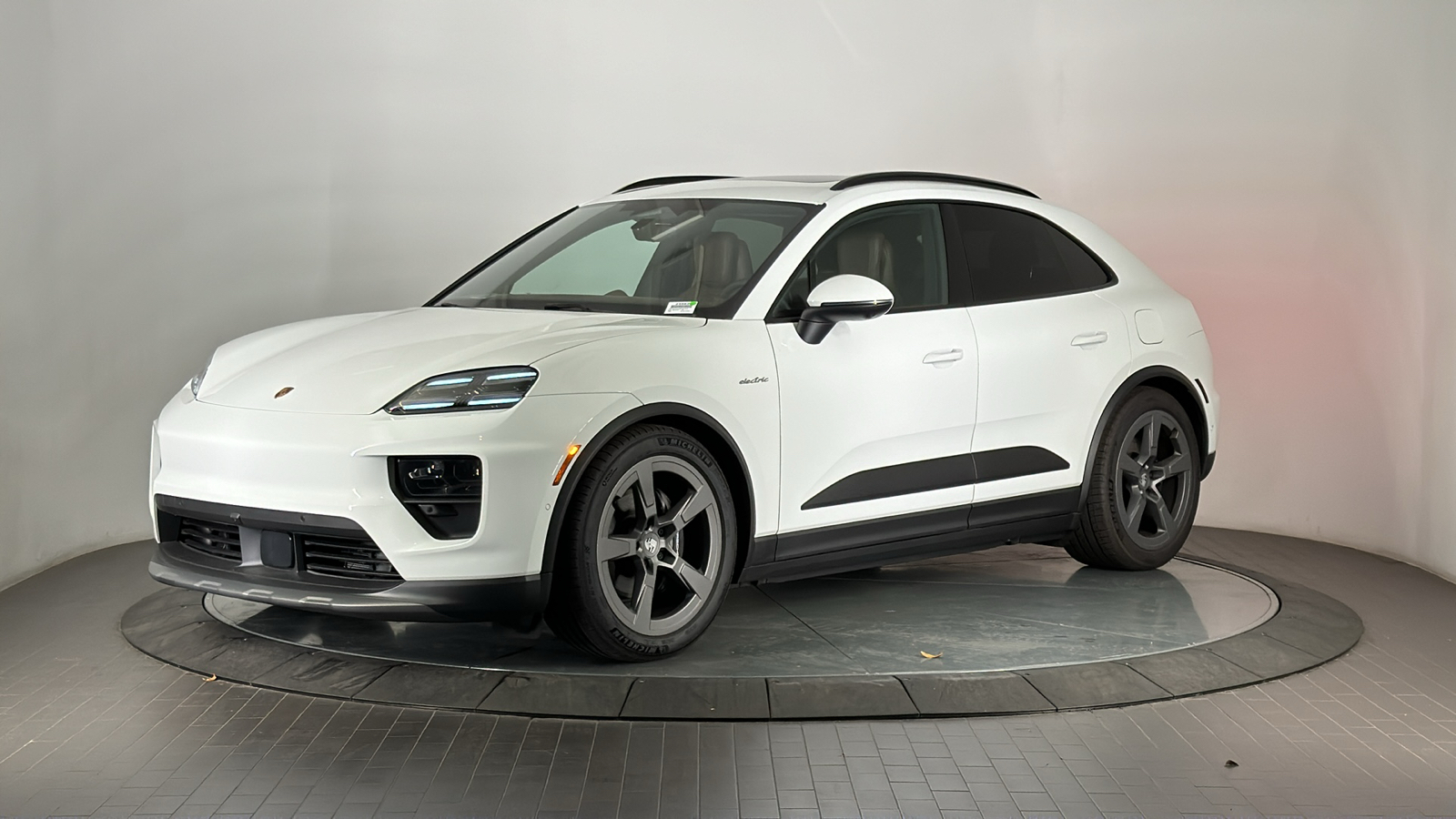 2024 Porsche Macan Electric 4 1