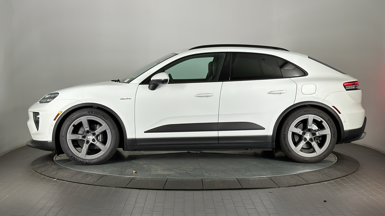 2024 Porsche Macan Electric 4 2